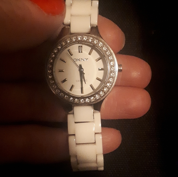 Womens DKNY watch - Picture 3 of 5